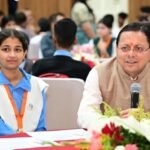 मुख्यमंत्री पुष्कर सिंह धामी के सामने विद्यार्थियों ने शिक्षा और युवा अवसरों पर रखे विचार